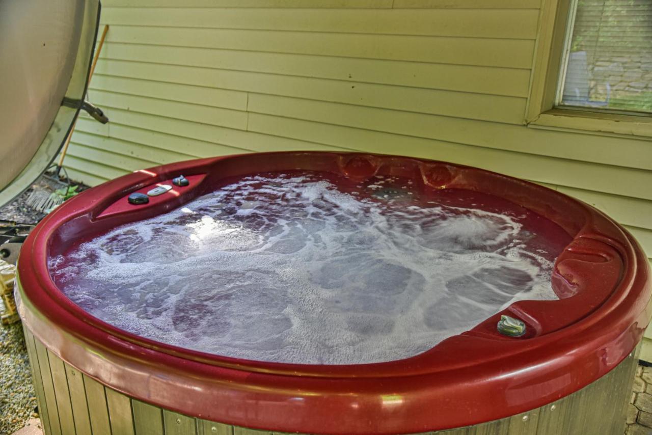 South Asheville Home With Hot Tub Just 11 Miles To Downtown Dış mekan fotoğraf